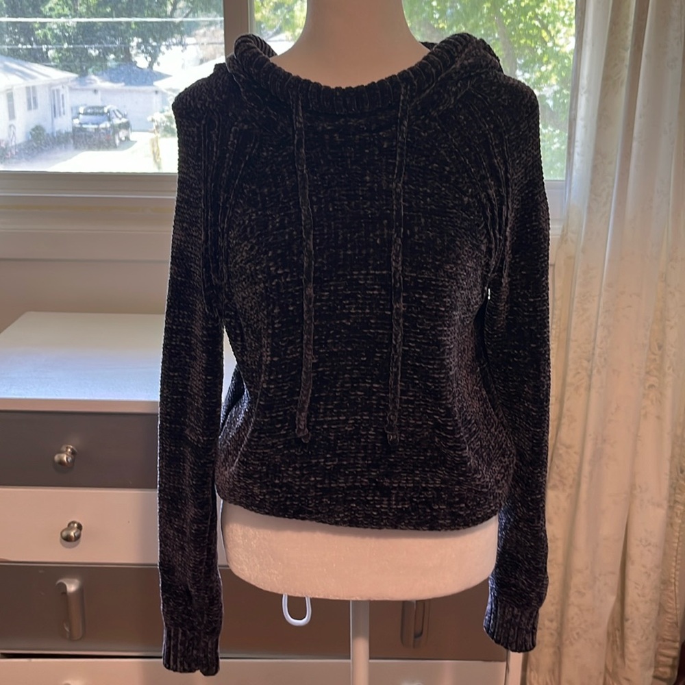 Black chenille pullover hoodie sweater. GAP size XS